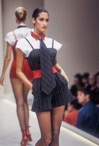 1116683244_Krizia1995WomenRTW85.thumb.jpg.b7a0d1868666f11cfa26bbcc4046f5d2.jpg