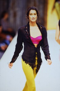 1204643969_ozbek-yasmeen(16).thumb.jpg.fc7801ca3209f9fb5d00f1ce712708cd.jpg