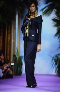 1237759036_Christian-Lacroix-Couture-Spring1993-Yasmeen-Ghauri(6).thumb.jpg.9f2104c15939c94303904d0f5cba7d44.jpg