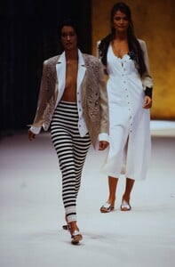 1252044231_ozbek-yasmeen(9).thumb.jpg.369fd9f2199cb6fc22a7d167a7e3b22c.jpg