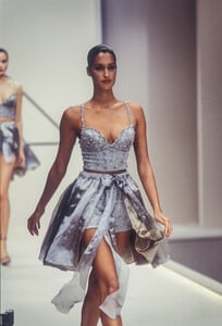 1269975962_Krizia1995WomenRTW75.thumb.jpg.dd1f5cf4e08140eb63fd28747e772528.jpg