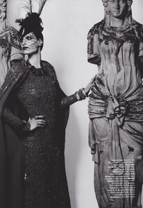 1270265546_Lagerfeld_US_Harpers_Bazaar_September_2010_03.thumb.jpg.aa113b40ac0e02ebf0cbd1aad6b8340f.jpg