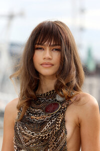 Zendaya+Coleman+Cast+Filmmakers+Attend+Dune+j3eZe_JMknEx.jpeg