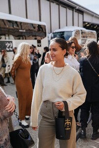2 vogue.com.au 51faae3305cea621e3a54241bbf1522c.jpeg