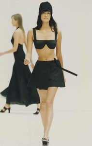 1288107196_PradaRTW-SpringSummer1993(4).thumb.jpeg.ae51e010f5718523ffd27b6db4ea5908.jpeg