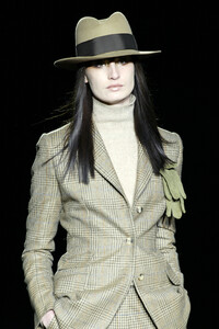 1291201269_BillBlass2004WomenRTW23.thumb.jpg.86a113c3ec5c2d9454f8413ce18d9e2e.jpg