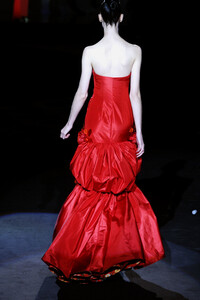 1317158576_Valentino2002HauteCouture177.thumb.jpg.5b1d1fa2a5b535beeb5371608dd22c15.jpg