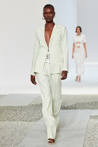1372983642_vogue.com00001-christopher-esber-australia-resort-2022.thumb.jpeg.4c5e2df45a5358c699ba9da1ceab08b2.jpeg
