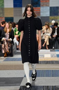 1384242796_vogue_com.au10ccbbb4940582fd87a45ee7dd438ae03.thumb.jpeg.2eaa3da06b3e82f3242ec94509c7ec72.jpeg