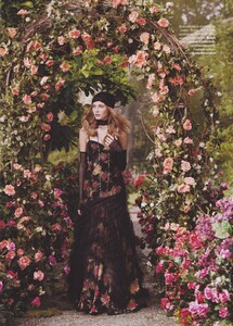 1387694761_Rose_Seliger_US_Harpers_Bazaar_September_2010_01.thumb.jpg.6b5314bf070261d0ac98009ca0f9f015.jpg