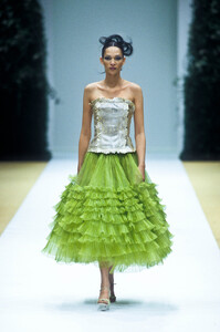 1393215879_PierreBalmain2000HauteCouture62.thumb.jpg.323fdd6c55b86ecd4acbbfa458ae74d1.jpg