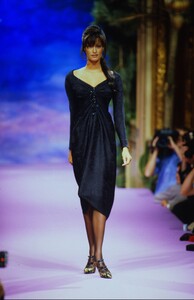 1458363065_christian-lacroix-hc-fw-1993(23).thumb.jpg.f49a64d6ccf0739c3db4a9f211894942.jpg