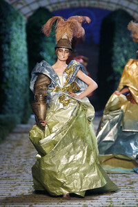 1466676267_ChristianDior2006HauteCouture119.thumb.jpg.0efc84b856f4203b903e921a95cc0568.jpg