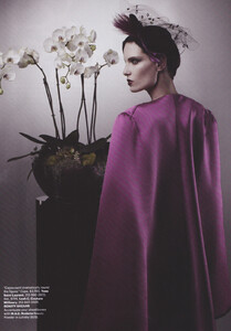 1515870772_Lagerfeld_US_Harpers_Bazaar_September_2010_05.thumb.jpg.93a3fbaf28cbb860f8c57da8b898ef74.jpg