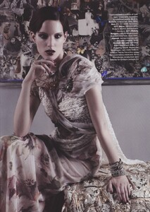 1553533147_Lagerfeld_US_Harpers_Bazaar_September_2010_08.thumb.jpg.daa3b5e67ae445c161f7f51e3189eccf.jpg