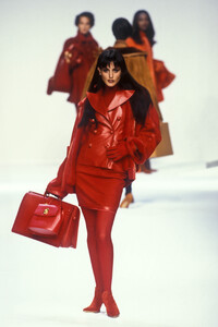 1563943698_ChristianDior1994WomenRTW4.thumb.jpg.f1550cd3920cc728521d46f4e7e06d7c.jpg