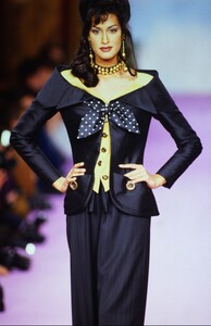 1604694334_Christian-Lacroix-Couture-Spring1993-Yasmeen-Ghauri(10).thumb.jpg.7423a2513cf617b6861aff046f6ca84f.jpg