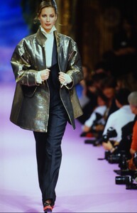 1616083805_christian-lacroix-hc-fw-1993(6).thumb.jpg.d590c366124226f60c7647e081d38279.jpg