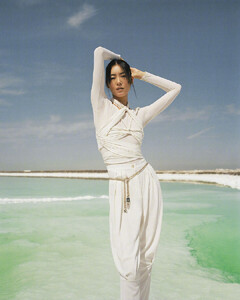 Liu-Wen-by-Leslie-Zhang-Vogue-China-Nov-2021+(1).jpg