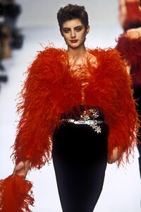 1729197989_SoniaRykiel1996WomenRTW116.thumb.jpg.86c54529a19488fcc2522000b57254c6.jpg