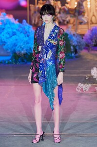 1755023326_vogue.com00001-Romance-Was-Born-Australia-Resort-2022-Sydney-credit-gorunway-Brad-Hick.thumb.jpeg.95295e806580f586fa59e45b4d0bdcf7.jpeg