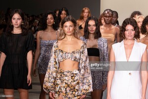 1781176151_9gettyimages-1321402801-2048x2048.thumb.jpeg.a9f13268bcf70ee94eb3322ad821df6b.jpeg