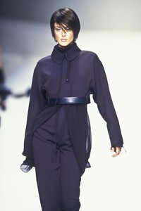 1795323199_ClaudeMontana1994WomenRTW125.thumb.jpg.ea1020b1b5d594e1b01c414d55cf042e.jpg