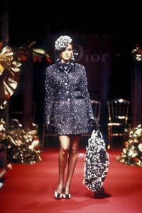 1802982516_ChristianDior1994HauteCouture80.thumb.jpg.e54a22c29fa9700596e5ac4abf1ad221.jpg