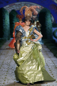 1836651821_ChristianDior2006HauteCouture120.thumb.jpg.3b24c1b43048baca9c7da8f3255d5319.jpg