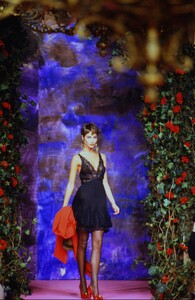 1844808201_ChristianLacroixCoutureFall1990(9).thumb.jpg.6c1c1233fc9da406c6405c456468b069.jpg