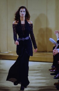 1848049919_DonnaKaranFW92(12).thumb.jpg.446436eae609d2ee55437e6316215cdd.jpg