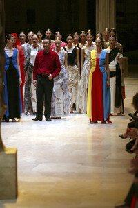 1866784582_IsseyMiyake2003WomenRTW112.thumb.jpg.459359f10afc8410a4e06ad4302d80e8.jpg