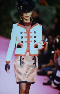 1885297264_lacroix-hc-ss-92(12).thumb.jpg.4240a9c089f61a2b8c210f293941eb57.jpg