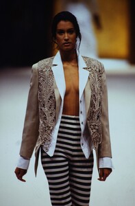 19118631_ozbek-yasmeen(8).thumb.jpg.79a9e56fa986fb7f1141ece94e1312cf.jpg