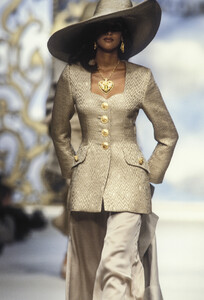 19217300_JacquesFathSpring19945.thumb.jpg.3063d306828ae8efb061caeac9f4ae5c.jpg