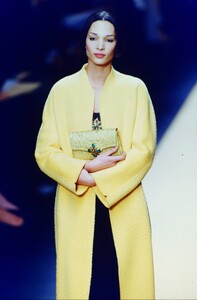 1942756544_oscar-de-la-renta-fw-1999(2).thumb.jpg.24f0b3efbe88be5ceb7627597963e5e2.jpg