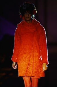 1963288313_versace-1993(1).thumb.jpg.1400d2caa391b65bb6bbae30eed0404a.jpg
