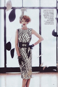 1997327178_Lagerfeld_US_Harpers_Bazaar_September_2009_08.thumb.jpg.65bb15ba99330b7f70158d2a7f7e3828.jpg