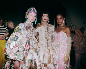 2006748381_coolpretty.coolDAPHNENGUYEN-FILM-AAFW-RWB-000031340018.thumb.jpeg.9f6807139b5382cda18b97f2c68fc46f.jpeg