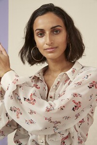 20190344_2_frankie_shirt_102_nude_floral_nh_16004.jpg