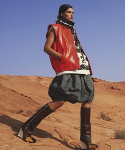 2021-11-01_Vogue_Australia-page-003.jpg