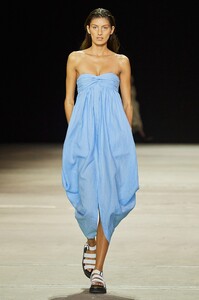 2092872958_vogue.com00023-Kitx-Australia-Resort-2022-Sydney-credit-Brad-Hick-Gorunway.thumb.jpeg.eecd0fa98f5c8069736229f6925aff07.jpeg