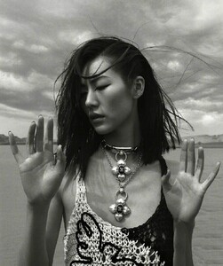 Liu-Wen-by-Leslie-Zhang-Vogue-China-Nov-2021+(9).jpg
