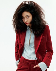 Vogue Korea November 2021 - 00006.jpg