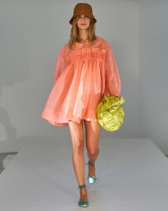 210915_Molly_Goddard_SS22_30_799.jpg