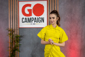 Lily+Collins+Behind+Scenes+15th+Annual+GO+hNmamQnOeQWx.jpeg