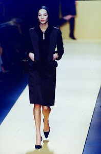 2126552689_oscar-de-la-renta-fw-1999(3).thumb.jpg.12d6a40ef0f43d3b0d308c652493bdd8.jpg