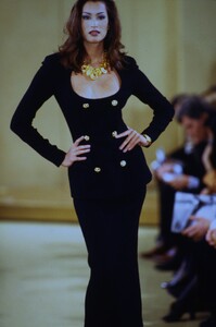 2133347202_DonnaKaranFW92(10).thumb.jpg.d2ef4622215214fcce1190b800d7c2fa.jpg