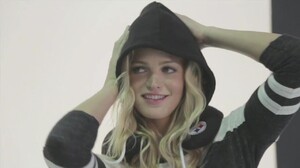 BTS with ERIN HEATHERTON and THE NORTHWEST (720p_24fps_H264-192kbit_AAC) 092.jpg