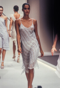 224975428_Krizia1995WomenRTW48.thumb.jpg.b61b4994f9940257311b3104576d8edb.jpg